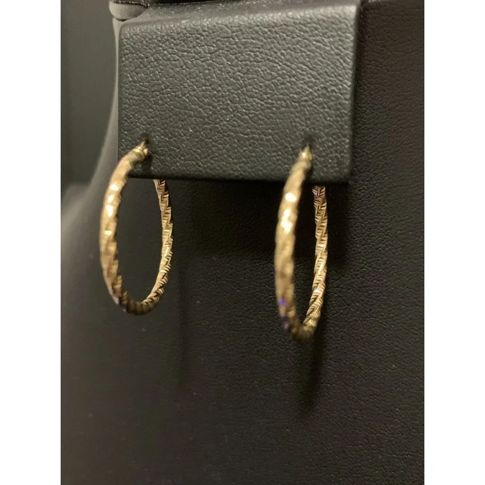18K Gold Hoop Earrings - Picture 10 of 10